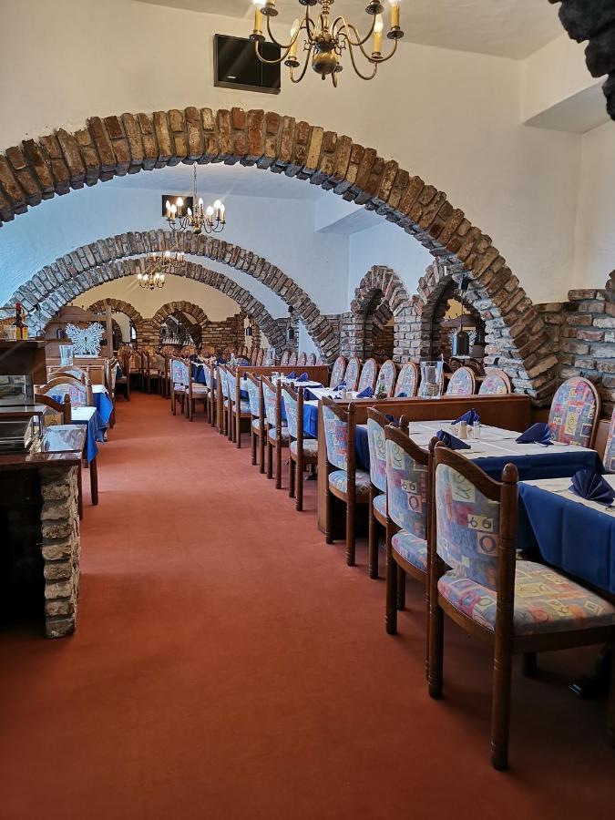 Hotel Zur Linde Rommerskirchen Eksteriør billede