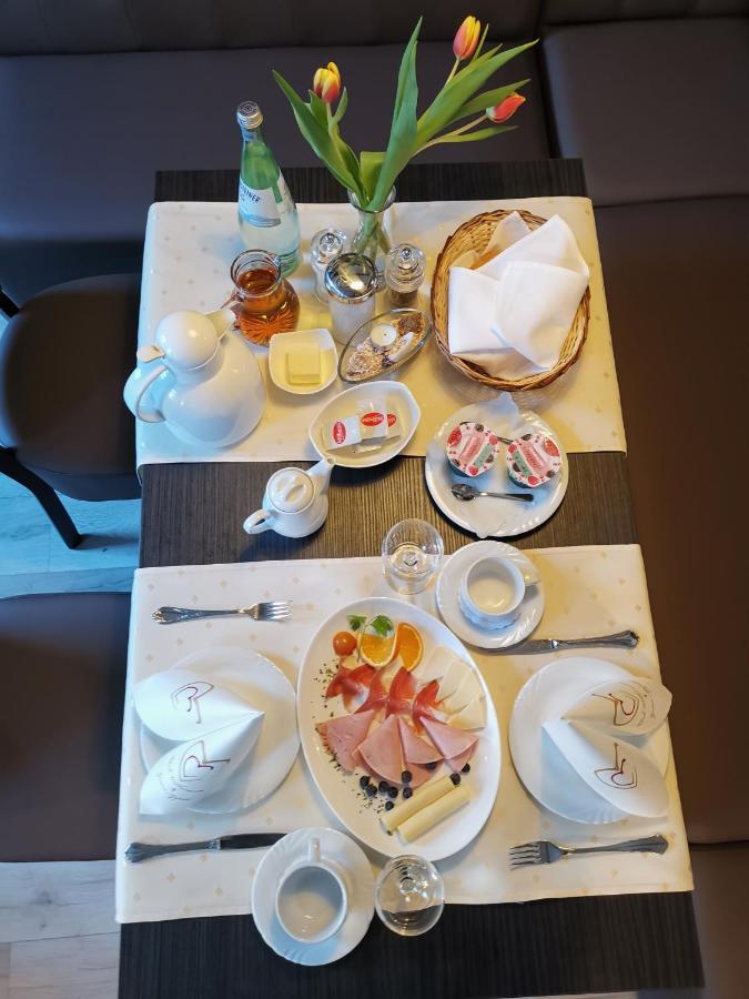 Hotel Zur Linde Rommerskirchen Eksteriør billede