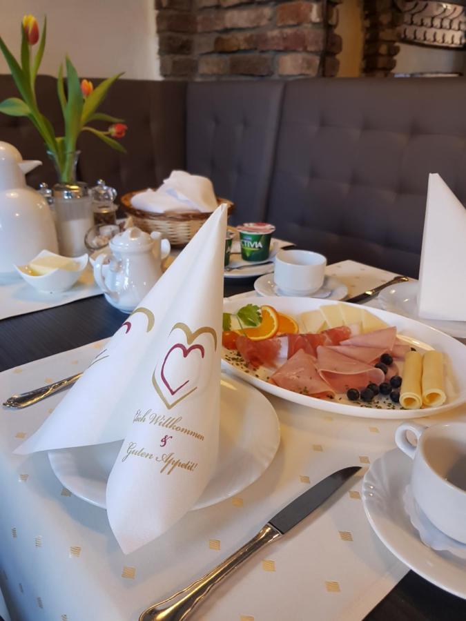 Hotel Zur Linde Rommerskirchen Eksteriør billede